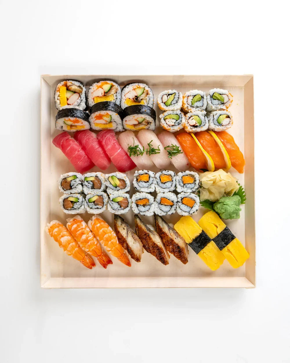 12" X 12" Covered Tray Set | Compostable Balsa Tray with RPET Lid